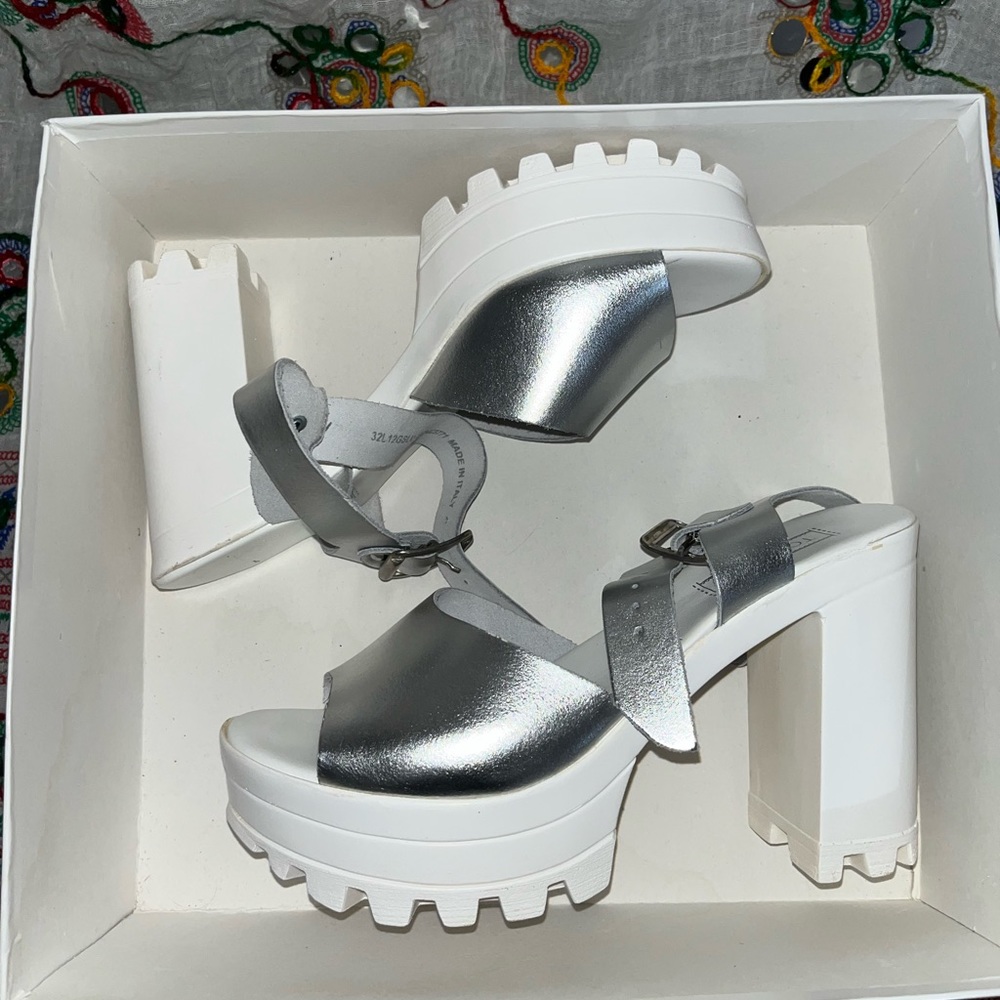Topshop platforms